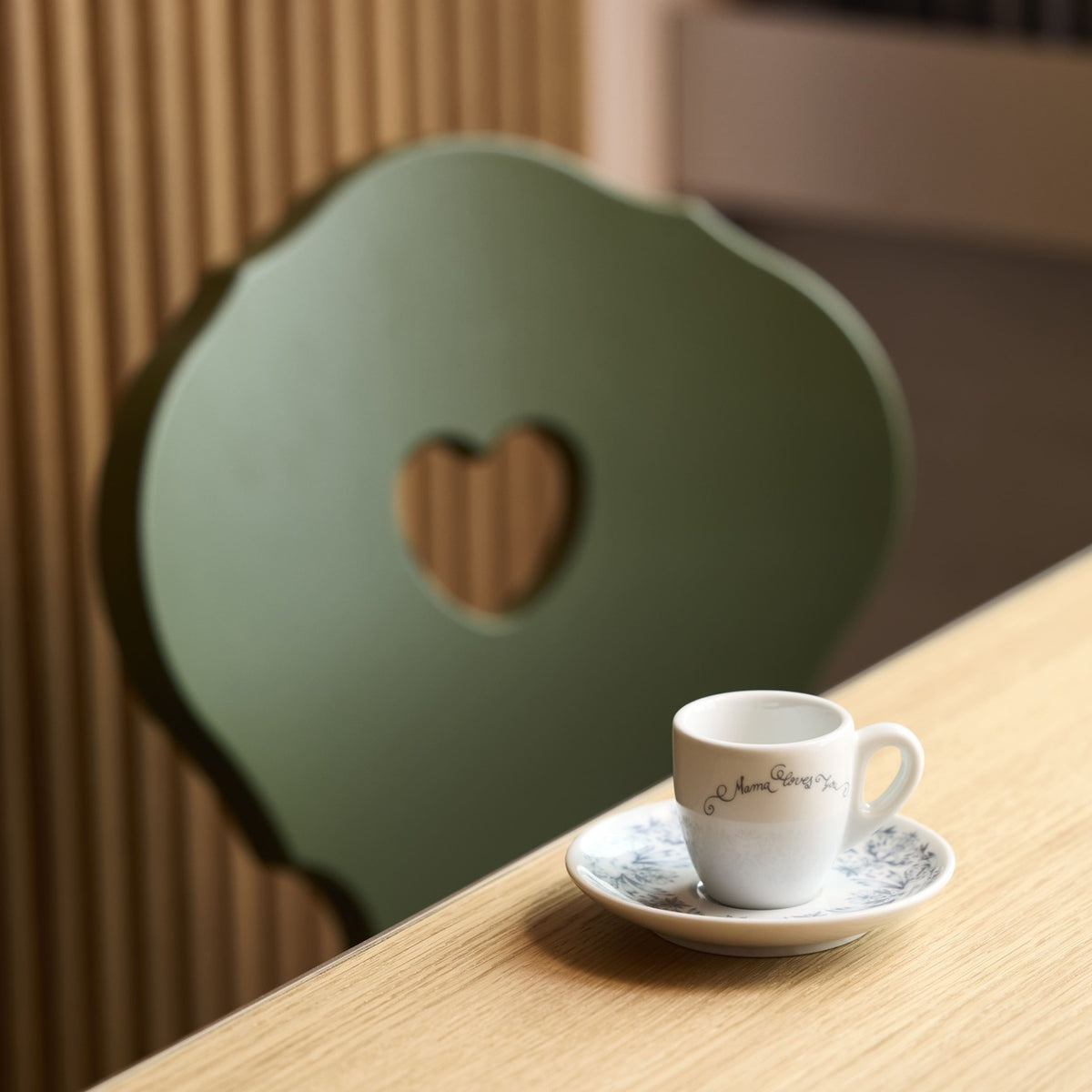 Tasse à espresso + soucoupe MAMA x Juliette Seban – Mamashelter